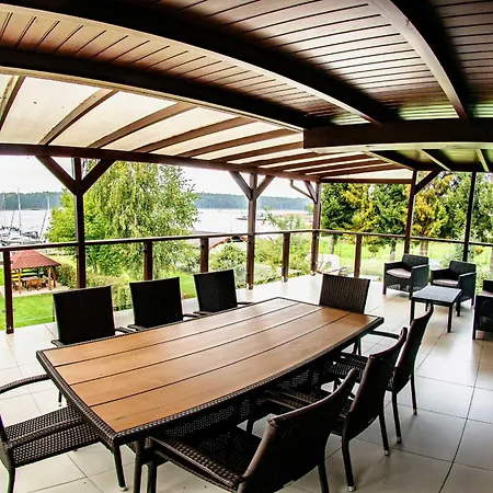 Dom Nad Jeziorakiem Дом отдыха Szalkowo