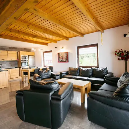 Dom Nad Jeziorakiem Дом отдыха